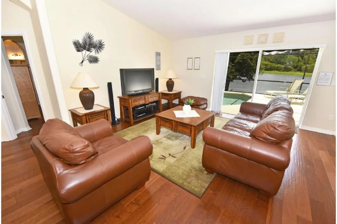 Four-Bedroom Pool Home Davenport