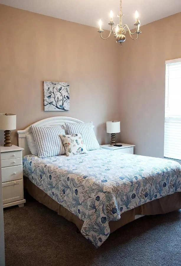 Four-Bedroom Pool Home Davenport Holiday home