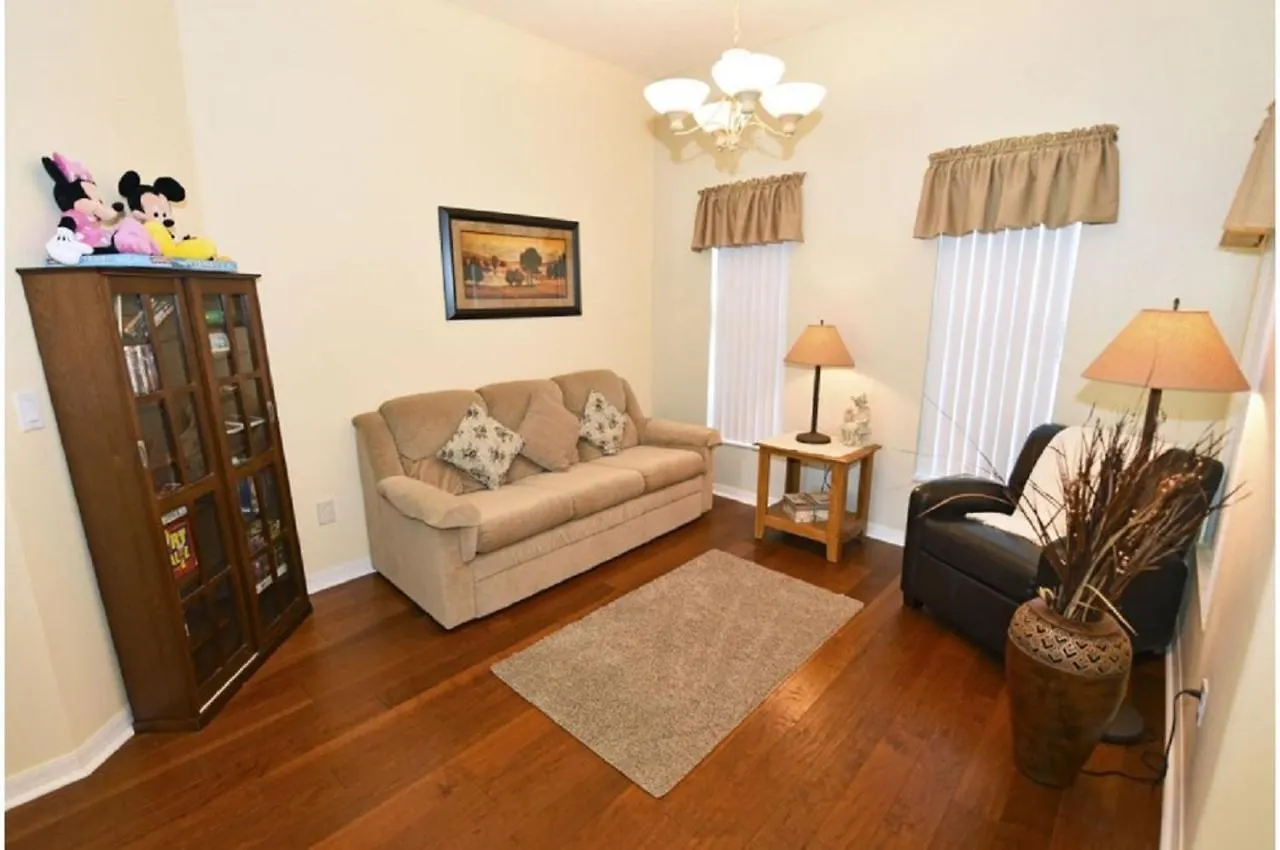 Four-Bedroom Pool Home Davenport Holiday home